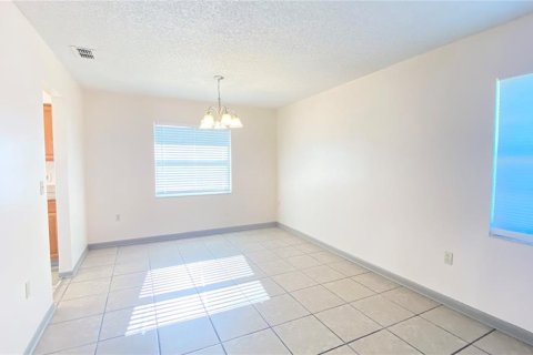 House in Orlando, Florida 4 bedrooms, 137.5 sq.m. № 1879854 - photo 6