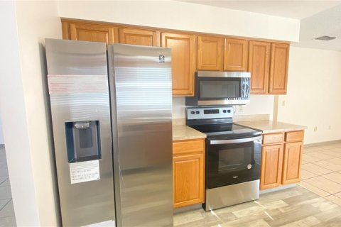 House in Orlando, Florida 4 bedrooms, 137.5 sq.m. № 1879854 - photo 10
