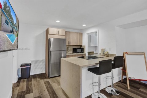 Casa en venta en Fort Lauderdale, Florida, 6 dormitorios, 284.84 m2 № 1967386 - foto 29