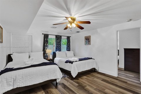 Casa en venta en Fort Lauderdale, Florida, 6 dormitorios, 284.84 m2 № 1967386 - foto 23