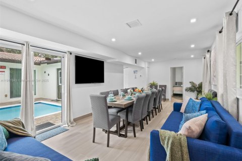 Casa en venta en Fort Lauderdale, Florida, 6 dormitorios, 284.84 m2 № 1967386 - foto 8