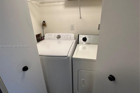 Condo in Homestead, Florida, 1 bedroom  № 2001794 - photo 5