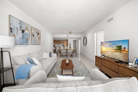 Condo in Miami, Florida, 2 bedrooms  № 2350629 - photo 5