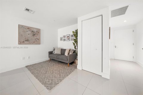 Condo in Miami, Florida, 2 bedrooms  № 2350629 - photo 20