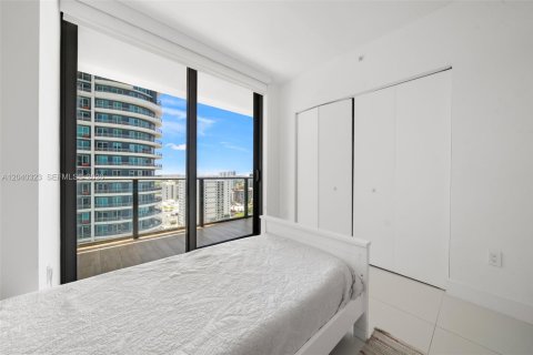 Condo in Miami, Florida, 2 bedrooms  № 2350629 - photo 18