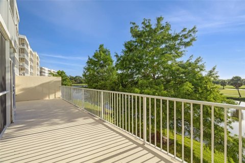 Copropriété à vendre à Largo, Floride: 3 chambres, 146.41 m2 № 1837731 - photo 4