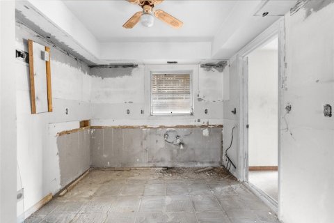 Immobilier commercial à vendre à Spring Hill, Floride: 121.79 m2 № 1445971 - photo 8