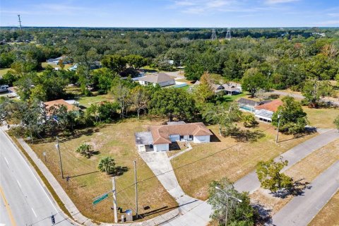 Immobilier commercial à vendre à Spring Hill, Floride: 121.79 m2 № 1445971 - photo 2