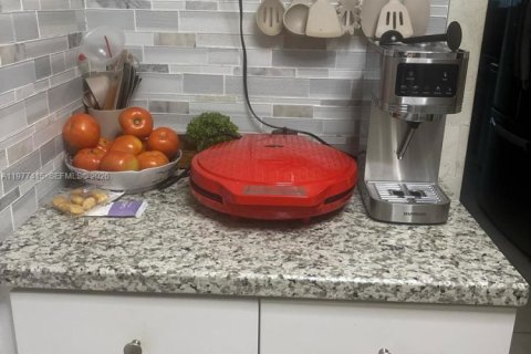 Appartement à louer à Miami, Floride: 2 chambres, 76.09 m2 № 2041665 - photo 9