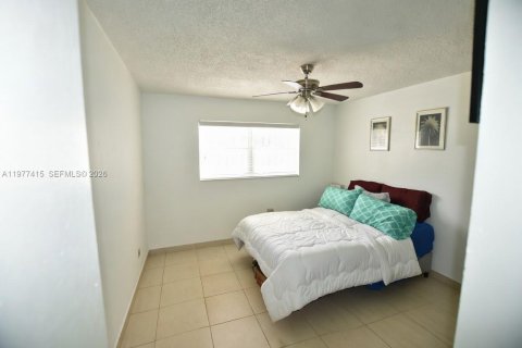 Appartement à louer à Miami, Floride: 2 chambres, 76.09 m2 № 2041665 - photo 11