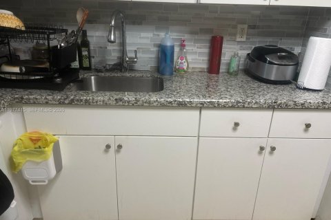 Appartement à louer à Miami, Floride: 2 chambres, 76.09 m2 № 2041665 - photo 7