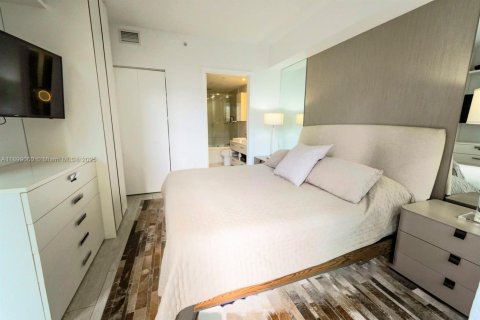 Condo in Miami, Florida, 2 bedrooms  № 1952595 - photo 16