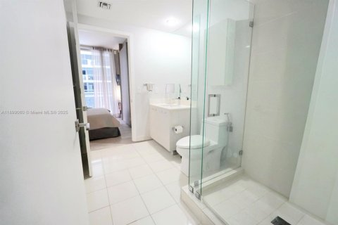 Condo in Miami, Florida, 2 bedrooms  № 1952595 - photo 23