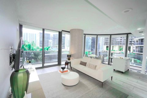 Condo in Miami, Florida, 2 bedrooms  № 1952595 - photo 11