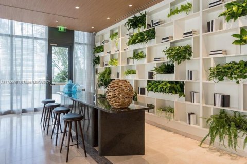 Condo in Miami, Florida, 2 bedrooms  № 1952595 - photo 3