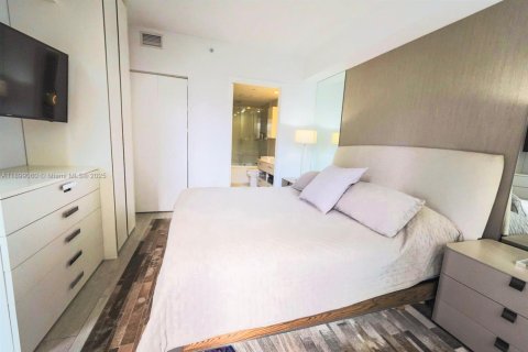 Condo in Miami, Florida, 2 bedrooms  № 1952595 - photo 17