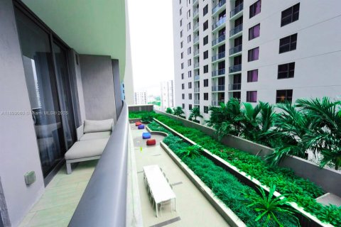 Condo in Miami, Florida, 2 bedrooms  № 1952595 - photo 28