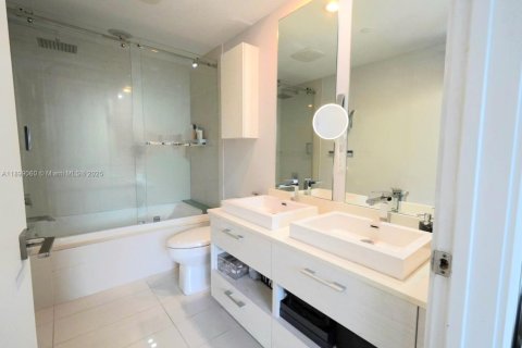 Condo in Miami, Florida, 2 bedrooms  № 1952595 - photo 20