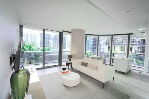 Condo in Miami, Florida, 2 bedrooms  № 1952595 - photo 8