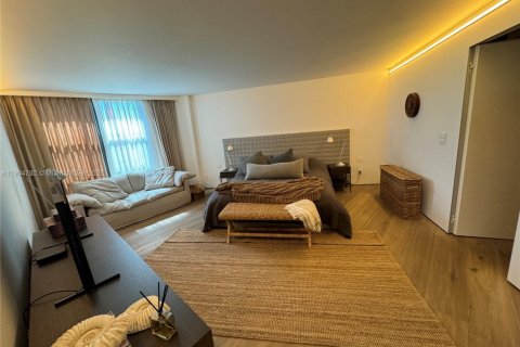 Снять в аренду кондоминиум в Ки-Бискейн, Флорида 3 спальни, 165.55м2, № 1956353 - фото 18