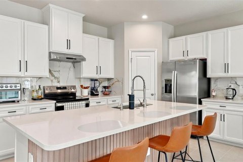 House in Bradenton, Florida 4 bedrooms, 217.86 sq.m. № 2425224 - photo 10