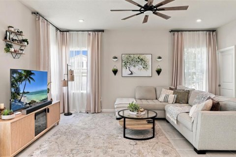 House in Bradenton, Florida 4 bedrooms, 217.86 sq.m. № 2425224 - photo 8