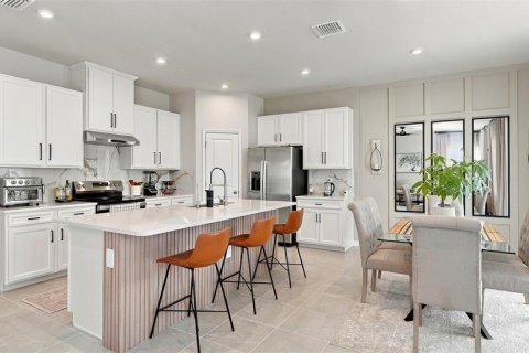House in Bradenton, Florida 4 bedrooms, 217.86 sq.m. № 2425224 - photo 9