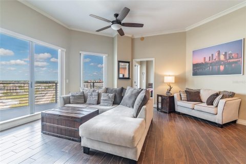 Condominio en alquiler en Tampa, Florida, 2 dormitorios, 108.23 m2 № 1913908 - foto 7