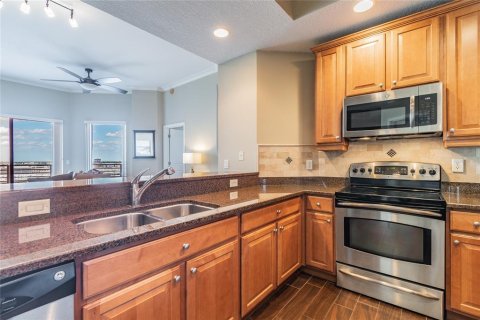 Condominio en alquiler en Tampa, Florida, 2 dormitorios, 108.23 m2 № 1913908 - foto 8