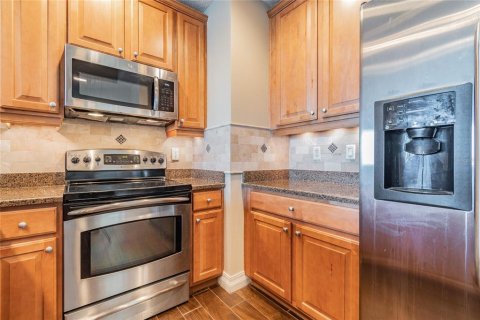 Condominio en alquiler en Tampa, Florida, 2 dormitorios, 108.23 m2 № 1913908 - foto 9