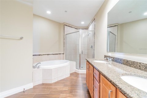 Condominio en alquiler en Tampa, Florida, 2 dormitorios, 108.23 m2 № 1913908 - foto 20