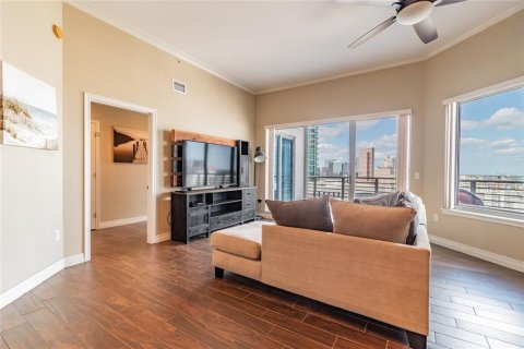 Condominio en alquiler en Tampa, Florida, 2 dormitorios, 108.23 m2 № 1913908 - foto 5