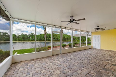 House in Orlando, Florida 5 bedrooms, 236.53 sq.m. № 2216569 - photo 8