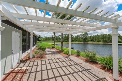 House in Orlando, Florida 5 bedrooms, 236.53 sq.m. № 2216569 - photo 4