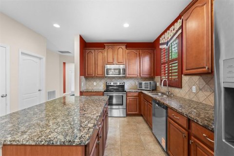 House in Orlando, Florida 5 bedrooms, 236.53 sq.m. № 2216569 - photo 24