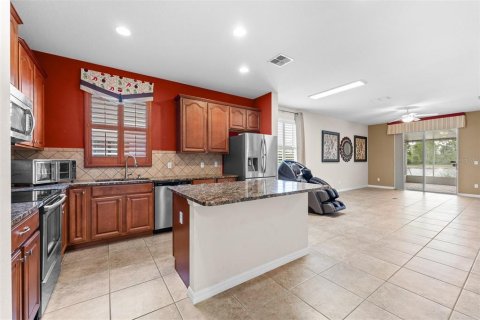 House in Orlando, Florida 5 bedrooms, 236.53 sq.m. № 2216569 - photo 23