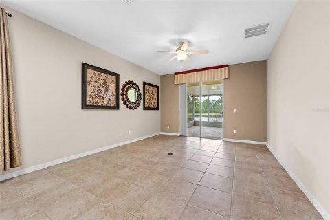 House in Orlando, Florida 5 bedrooms, 236.53 sq.m. № 2216569 - photo 19