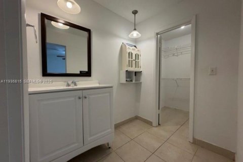 Купить кондоминиум в Корал-Спрингс, Флорида 2 спальни, 162.86м2, № 1996650 - фото 16