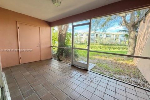 Купить кондоминиум в Корал-Спрингс, Флорида 2 спальни, 162.86м2, № 1996650 - фото 25