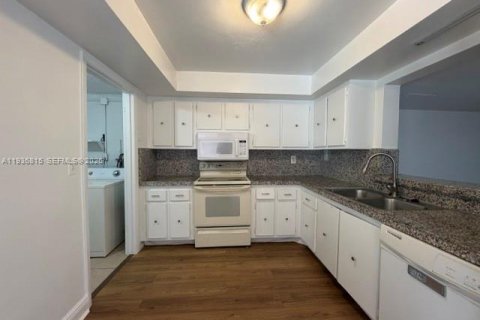 Купить кондоминиум в Корал-Спрингс, Флорида 2 спальни, 162.86м2, № 1996650 - фото 4