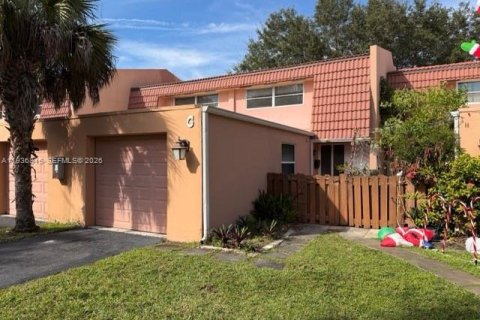 Купить кондоминиум в Корал-Спрингс, Флорида 2 спальни, 162.86м2, № 1996650 - фото 2