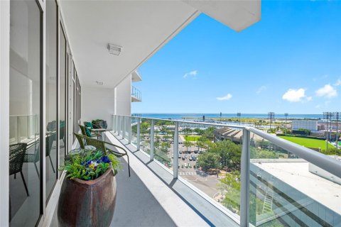 Condo à Saint Petersburg, Floride, 2 chambres № 2131476