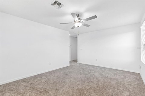 Casa en venta en Zephyrhills, Florida, 5 dormitorios, 221.94 m2 № 2217230 - foto 28