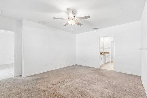 Casa en venta en Zephyrhills, Florida, 5 dormitorios, 221.94 m2 № 2217230 - foto 14