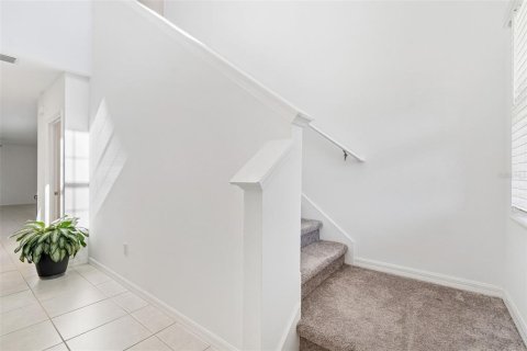 Casa en venta en Zephyrhills, Florida, 5 dormitorios, 221.94 m2 № 2217230 - foto 27