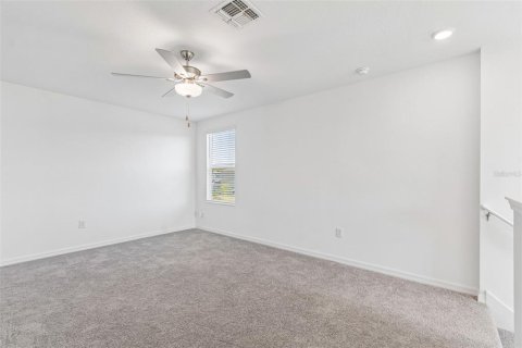 Casa en venta en Zephyrhills, Florida, 5 dormitorios, 221.94 m2 № 2217230 - foto 29