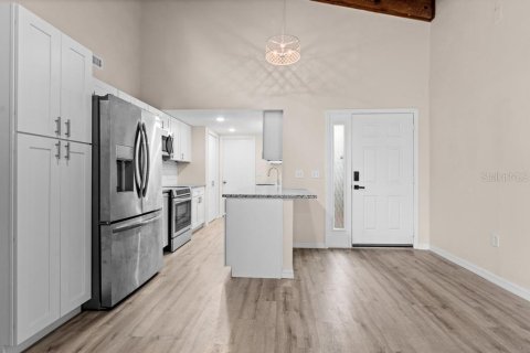 Townhouse in Apopka, Florida 2 bedrooms, 124.02 sq.m. № 2394225 - photo 9