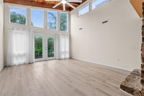 Townhouse in Apopka, Florida 2 bedrooms, 124.02 sq.m. № 2394225 - photo 4