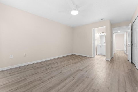 Townhouse in Apopka, Florida 2 bedrooms, 124.02 sq.m. № 2394225 - photo 14
