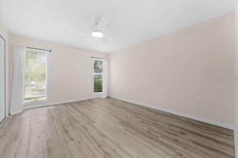 Townhouse in Apopka, Florida 2 bedrooms, 124.02 sq.m. № 2394225 - photo 13
